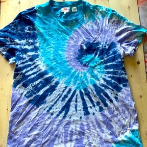 Levi Tye Dye Pocket Tee